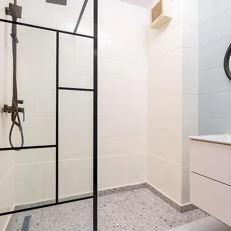 Sky-high: 15th Floor Modern In Doamna Ghica Area Bucarest