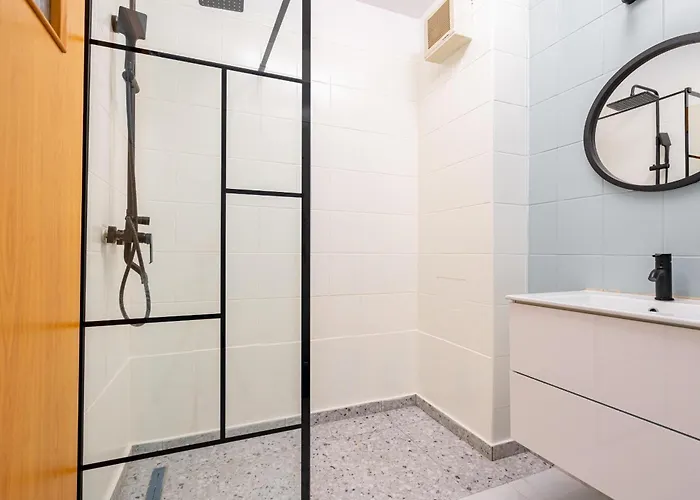 Sky-high: 15th Floor Modern In Doamna Ghica Area Bucarest