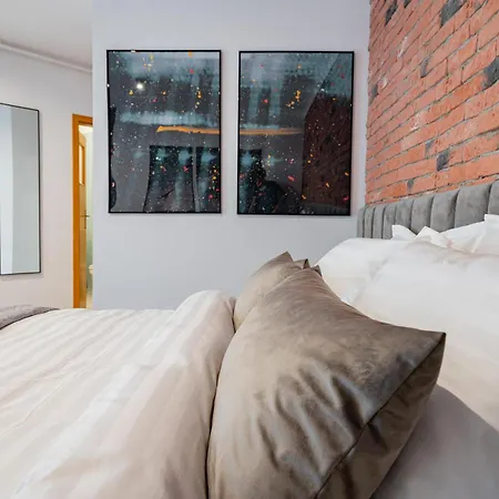 شقة Sky-high: 15th Floor Modern In Doamna Ghica Area
