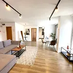 Sky-high: 15th Floor Modern In Doamna Ghica Area Bucharest