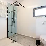 Sky-high: 15th Floor Modern In Doamna Ghica Area *