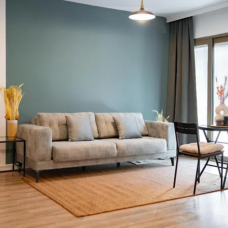 Sky-high: 15th Floor Modern In Doamna Ghica Area