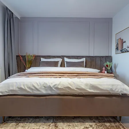 Sky-high: 15th Floor Modern In Doamna Ghica Area *