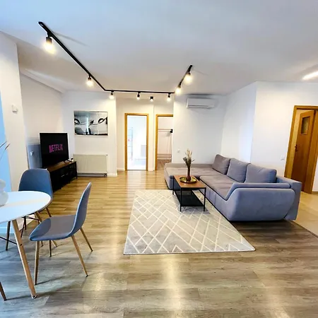 Sky-high: 15th Floor Modern In Doamna Ghica Area Bucharest