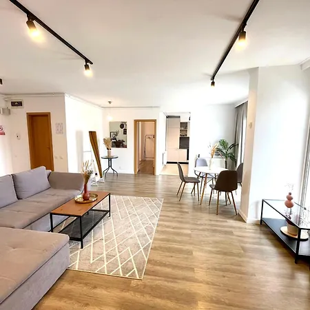Sky-high: 15th Floor Modern In Doamna Ghica Area Bucharest