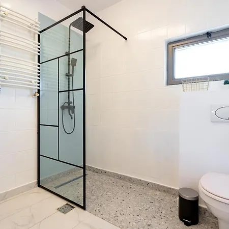 Sky-high: 15th Floor Modern In Doamna Ghica Area *