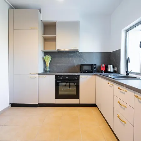 Apartment Sky-high: 15th Floor Modern In Doamna Ghica Area *