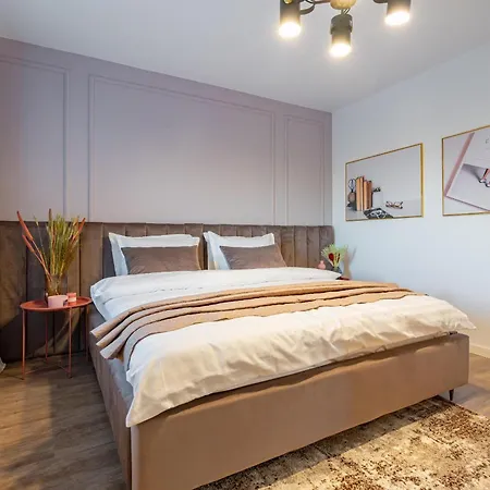 Apartment Sky-high: 15th Floor Modern In Doamna Ghica Area Bucharest