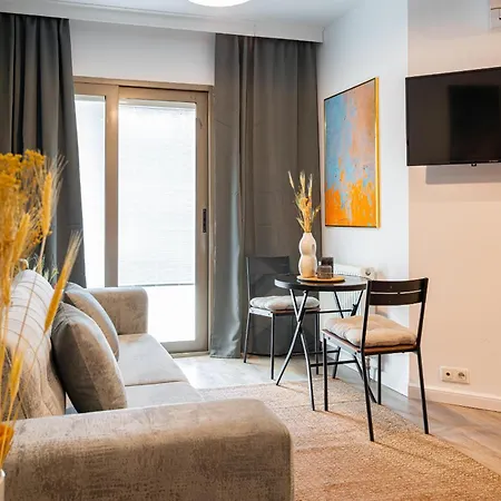 Sky-high: 15th Floor Modern In Doamna Ghica Area *